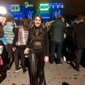 Meet your Posher, Victória